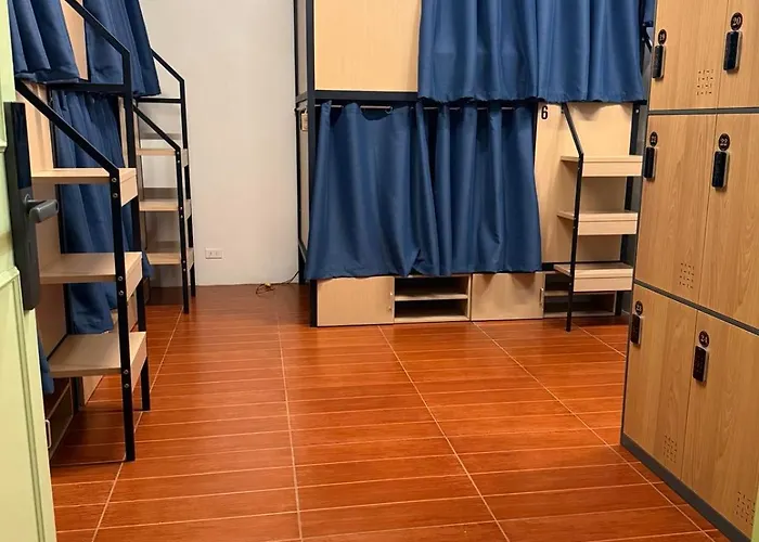 Erg Capsule Capsule hotel Manila